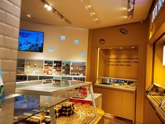 面包甜点陈列柜-嘉华饼屋JOY BAKERY(南屏街店)