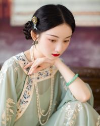 -租旗袍租礼服馆