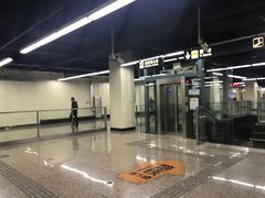 -人民广场(地铁站)