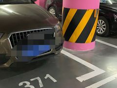 -白玉兰广场停车场