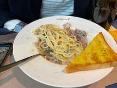 法式奶油蘑菇鸡肉意大利面-遇见西木美式餐厅(体育路店)