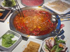 -茅草房·河畔园林火锅