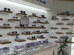 -翰佐蔡司小乐圆·依视路星趣控·暴龙眼镜折扣店