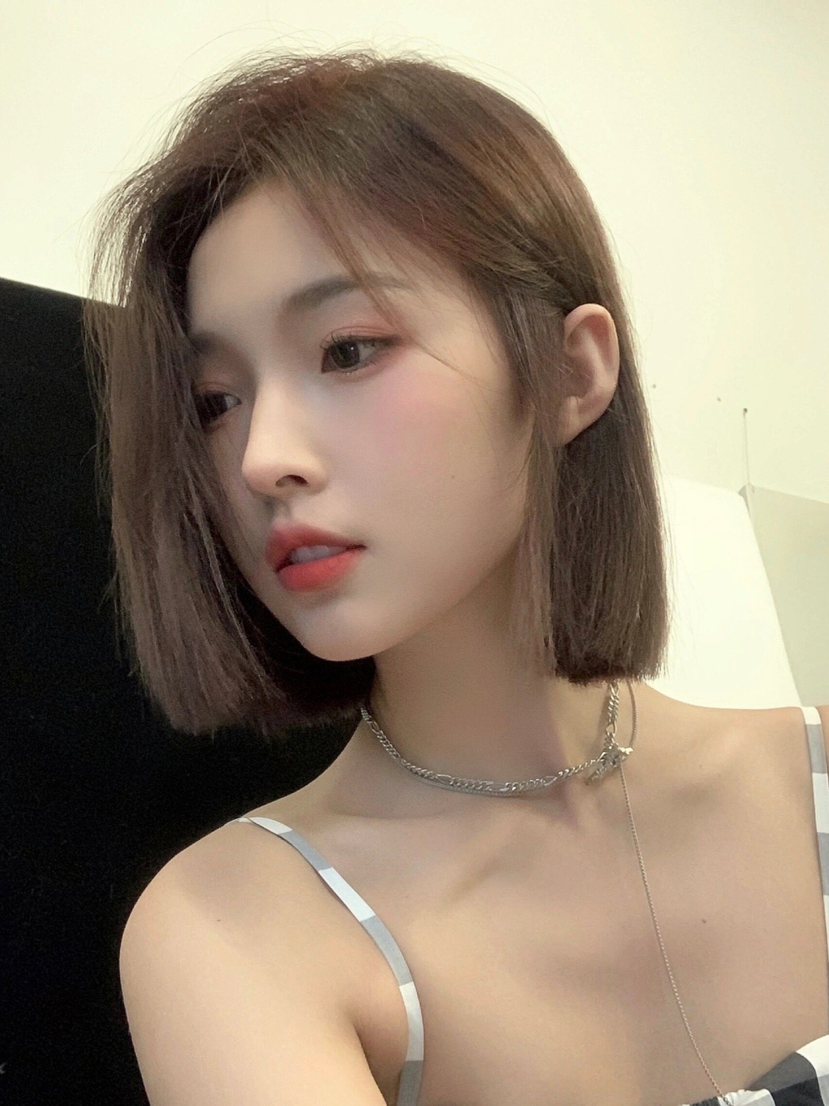 又回到我的短发啦～
看到大部分人都说短发比长发好看我就放心了
