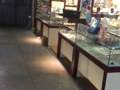 -三叶眼镜城批发市场(上海火车站店)