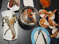 -雍容荟帝王蟹活龙虾展台自助(IFS黑金店)