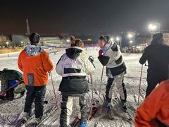 -采薇庄园四季滑雪场