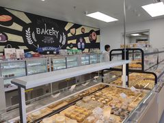 面包甜点陈列柜-北大家园食堂