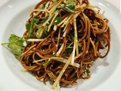 京葱拌黑豆腐丝-味+新京宴·烤鸭·北京菜(创意谷店)