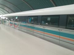 -龙阳路磁悬浮列车总站-停车场