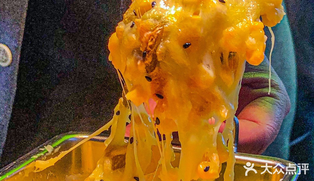 我就奔着他家一米五花肉来的！！