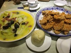 咸蛋黄锅巴-眷江南之小蓝鲸(王府大街店)