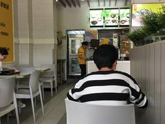 -老娘舅餐厅(黄龙体育中心店)