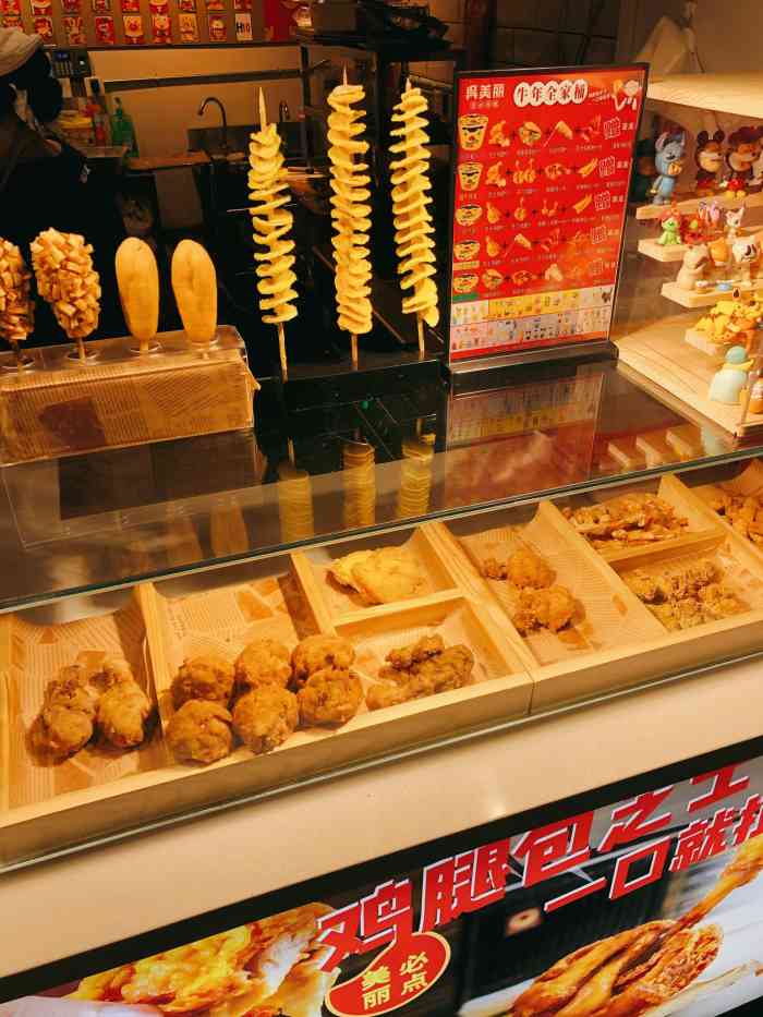 吴美丽芝士鸡腿-"位置在中央大道长兴里小吃街,好像是侧门附.