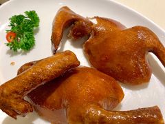 玻璃脆皮乳鸽-利苑酒家(华熙国际店)