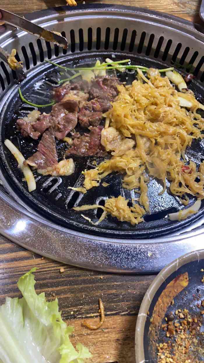 齐市家庭烤肉-"[薄荷]环境:没啥环境的家庭烤肉小店,.