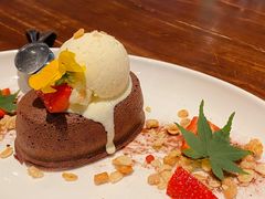 核桃布朗尼配新西兰TipTop焦糖味雪糕-Bistro 63 创意融合料理(广粤天地店)