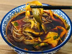 麻辣米线-老字号杨坡红油米线腊汁肉夹馍(东四道巷店)