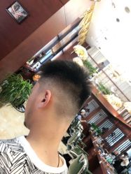 -尼特斯男士发型馆