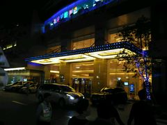 -大宁国际商业广场-地下停车库