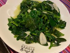 -香巴拉云南餐厅(华莱坞店)