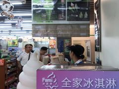-全家便利店(东直门店)