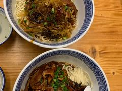 大排面-沪西老弄堂面馆(定西路店)