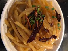 土豆丝-老头儿油爆虾·知味杭州(爱琴海购物中心)
