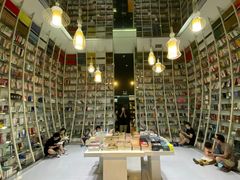 -钟书阁(松江泰晤士小镇店)