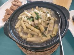 -披云山庄
