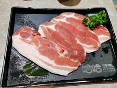 五花肉-哈哈碳都·牛肋条无限自助烤肉(台江万达店)
