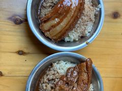 -梁阿婆廿年老牌扣肉糯米饭