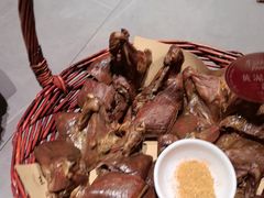 -东口码头·烧鸽子·鱼头泡饼·地方菜(金鹰悦城店)
