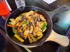 铁锅什锦蘑菇-Famous肥猫墨西哥音乐餐吧(五棵松华熙LIVE店)