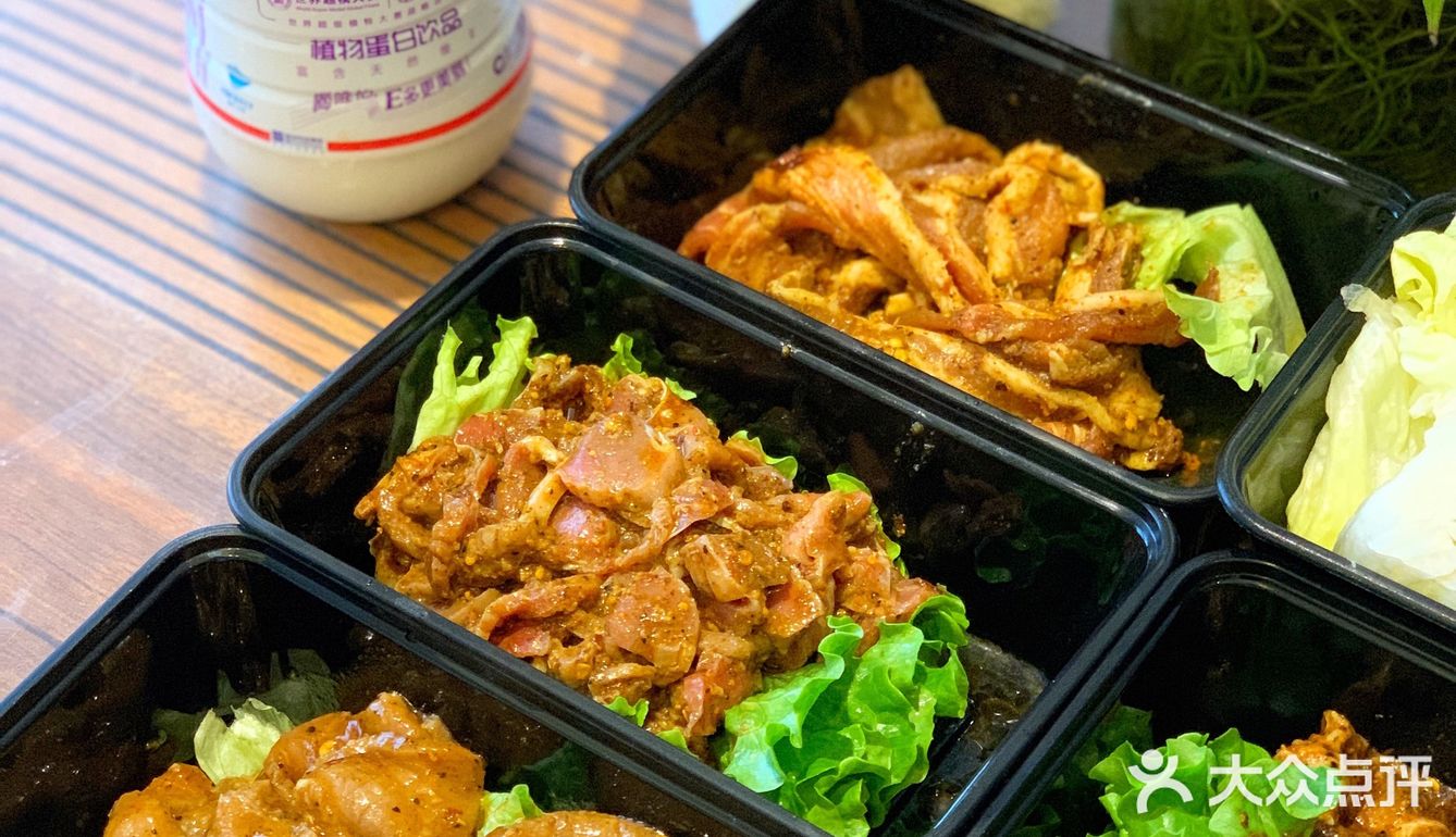 来自洱海的特色烤肉包浆豆腐紫洋芋