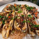 不管多大了，还是会穿妈妈的衣服