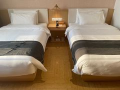 -艺龙万国酒店(济南泉城广场趵突泉店)