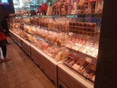 -巴黎贝甜(大宁国际商业广场店)