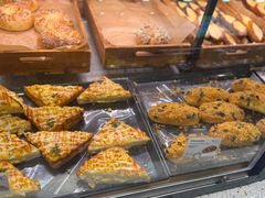 -巴黎贝甜(大宁国际商业广场店)