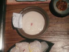 -老牌坊云南鱼豆花火锅(嵩山店)