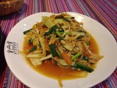 -香巴拉云南餐厅(华莱坞店)