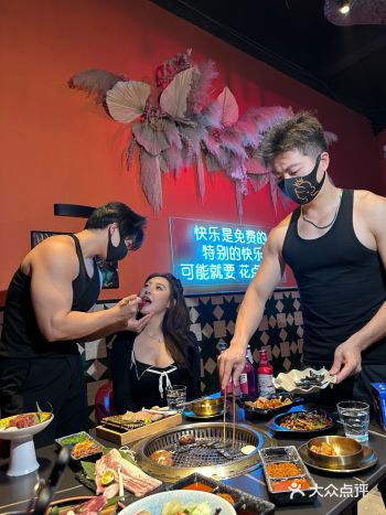 视觉和味觉的双重盛宴就在蓝爵