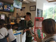 等位区-必胜客(珠海路店)