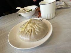 陈士荣蟹黄汤包-鸿运酒楼