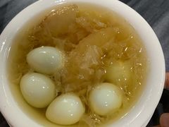 雪梨雪耳糖水加鹌鹑蛋-黄师奶甜品店