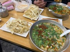 -八百里牛肉汤(盖饭·锅贴·万象城店)
