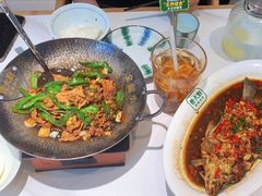 香酥大鲫鱼-费大厨辣椒炒肉(通州万达店)