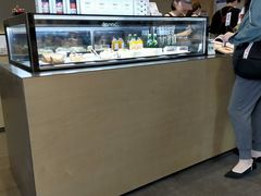 面包甜点陈列柜-Seesaw Coffee(苏州中心店)