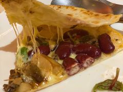 牛肉馅饼配迷你沙拉-HELLO 27 意面·沙拉·帕尼尼