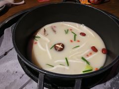 -三人行骨头王火锅(长寿店)